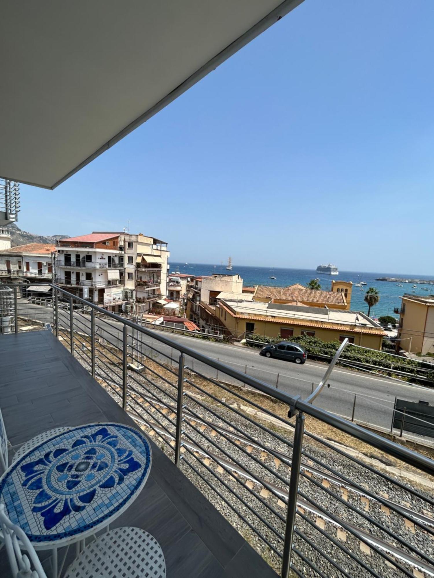 Vista Mare Apartments Giardini Naxos Luaran gambar