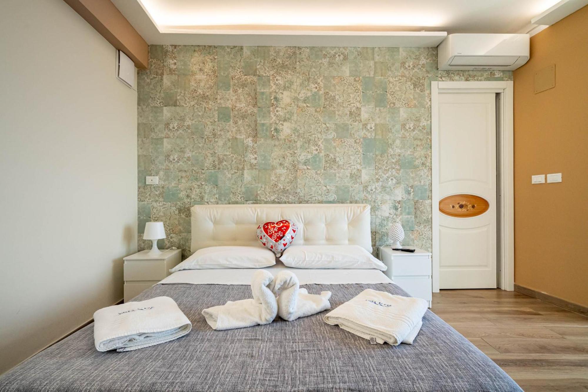 Vista Mare Apartments Giardini Naxos Bilik gambar