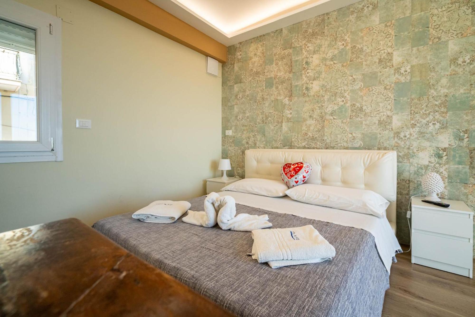 Vista Mare Apartments Giardini Naxos Bilik gambar